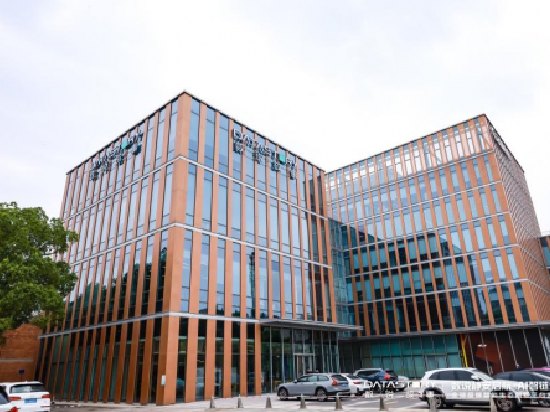 数说故事港股IPO：招股书存低级信披错误行业地位美化痕迹严重 递表前突击向管理层授出巨额股份支付